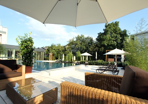VillaVitalis-Swimmingpool-