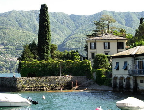 GClooney_Como-pool-1