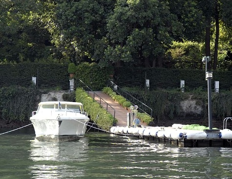 GClooney_Como-yachtparking-2