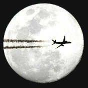 Plane-in-front-of-the-moon (2)