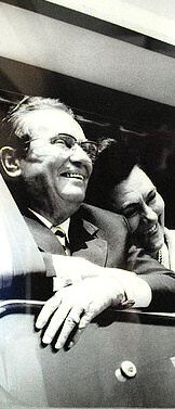 Tito-ZugFenster mit Frau (2)