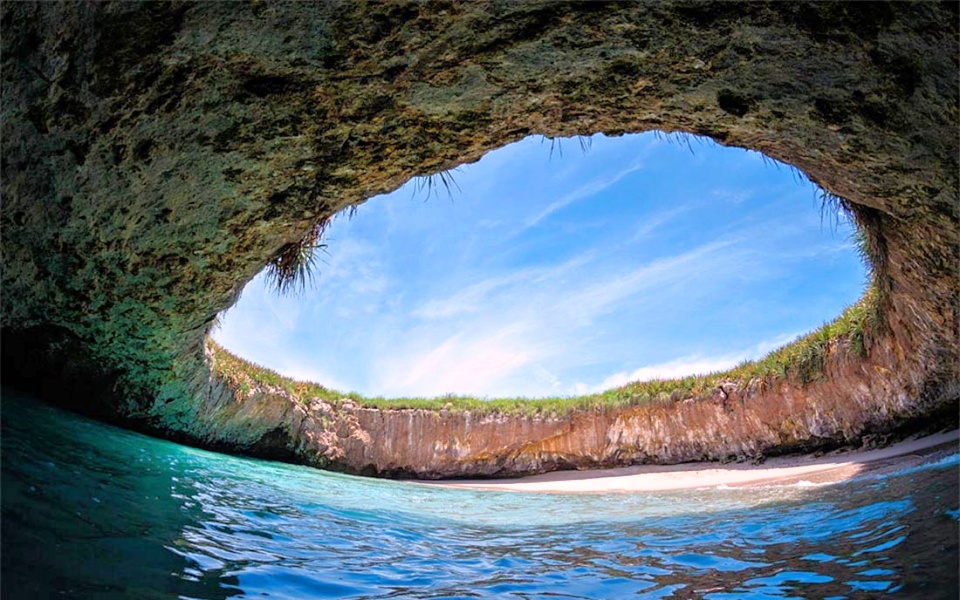 02_Hidden-beach-mexico