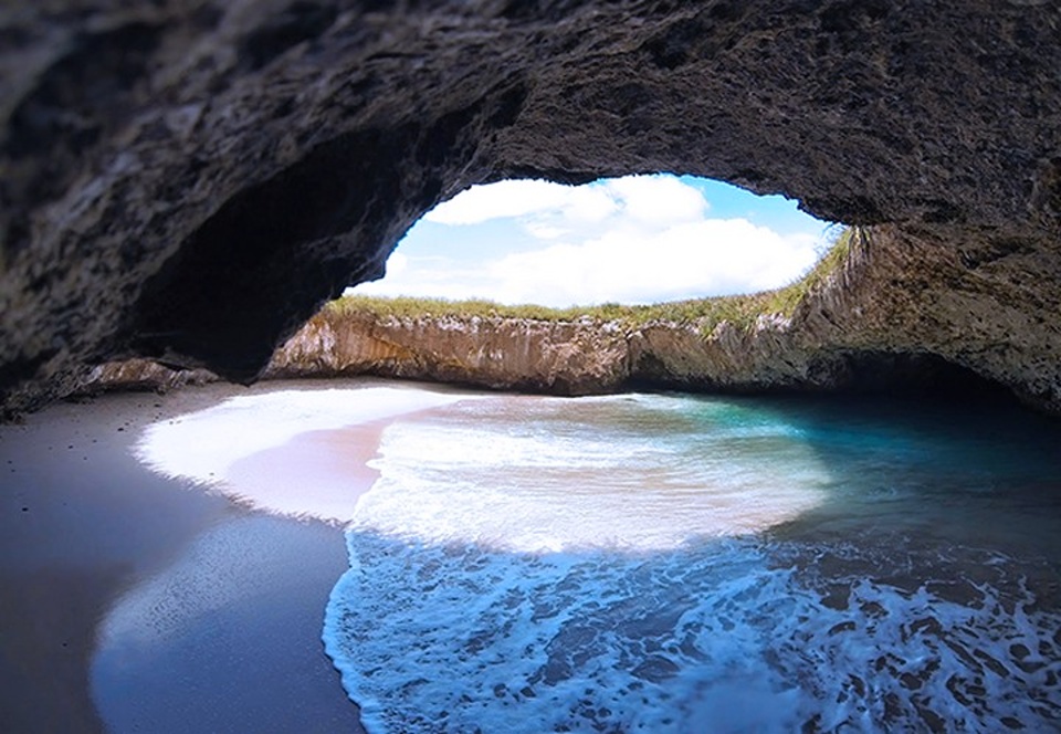 05_Hidden-beach-marieta-islands